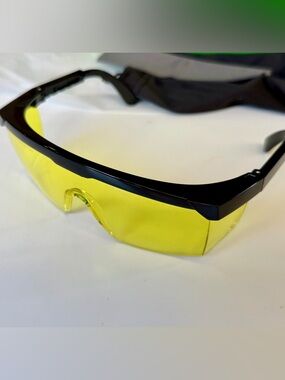 Xtool Official Wraparound Laser Safety Goggles 315-455nm OD5 + Yellow With Pouch